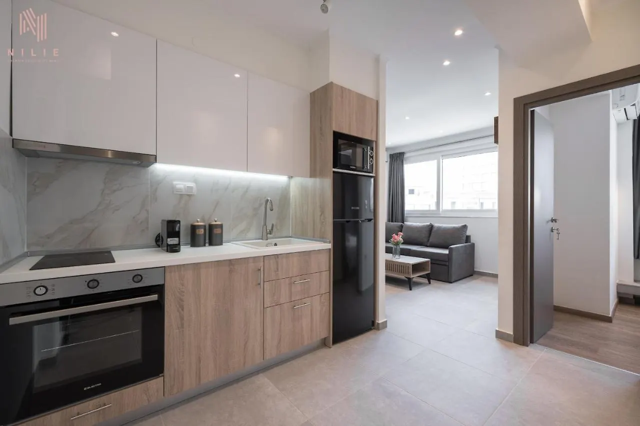 Bourn, Nilie Hospitality Mgmt Apartment Salonic